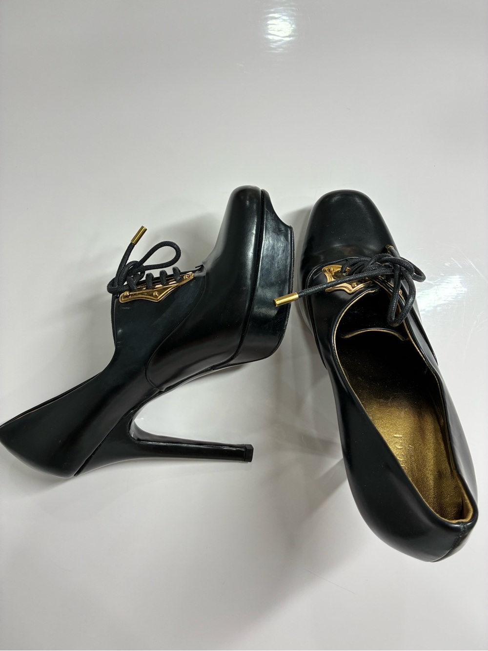 Gucci black leather lace-up platform heels - Picture 3 of 9